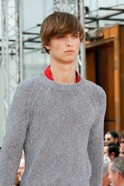 Look 11